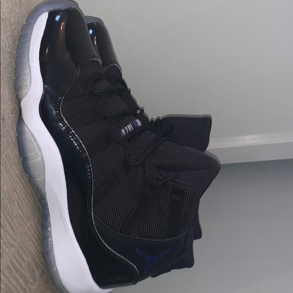 Never worn Jordan's size 6.5 in men's
